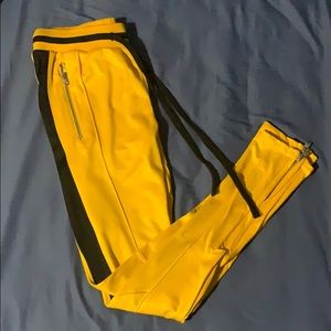 MNML LA TRACK PANTS.